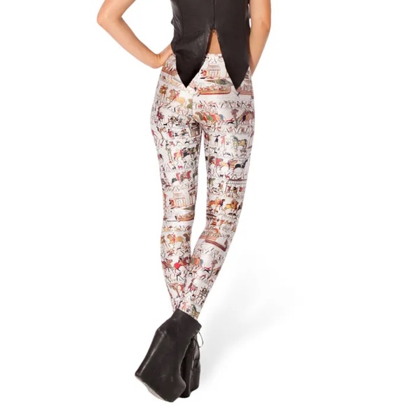 BlackMilk Bayeux Tapestry leggings - Picture 2 of 9